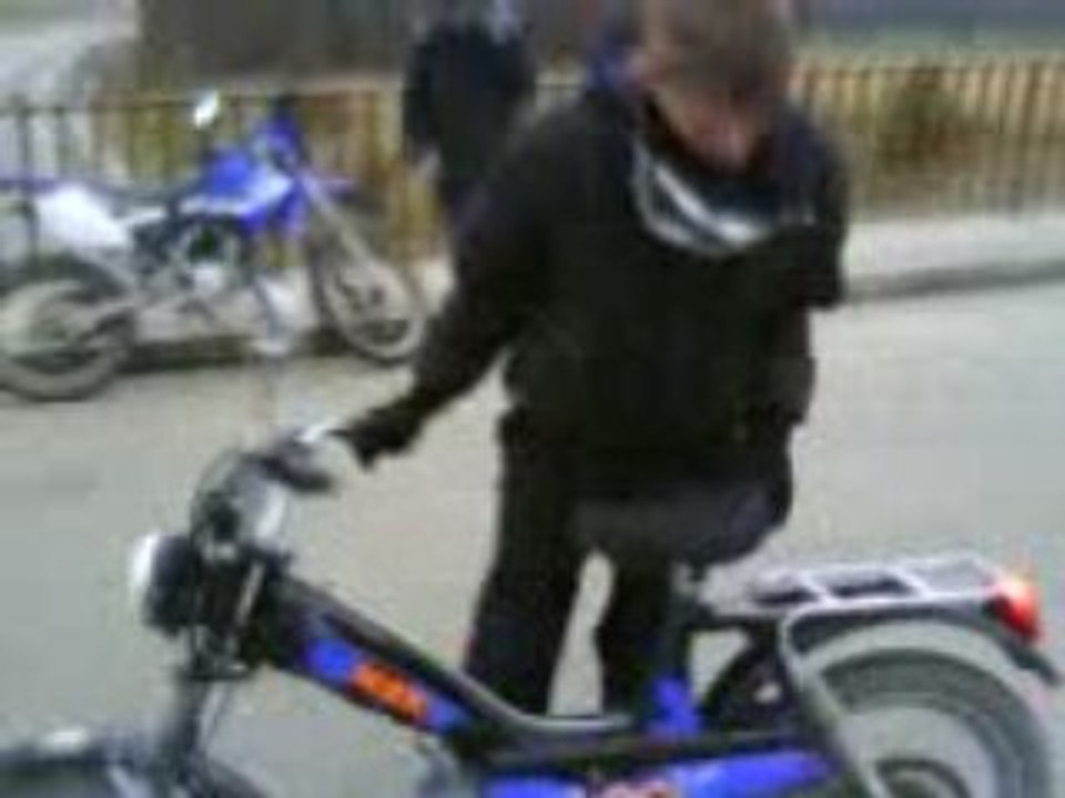 z750 kawa a + de 200 tkt / monte a 260seul (pa sur la video)