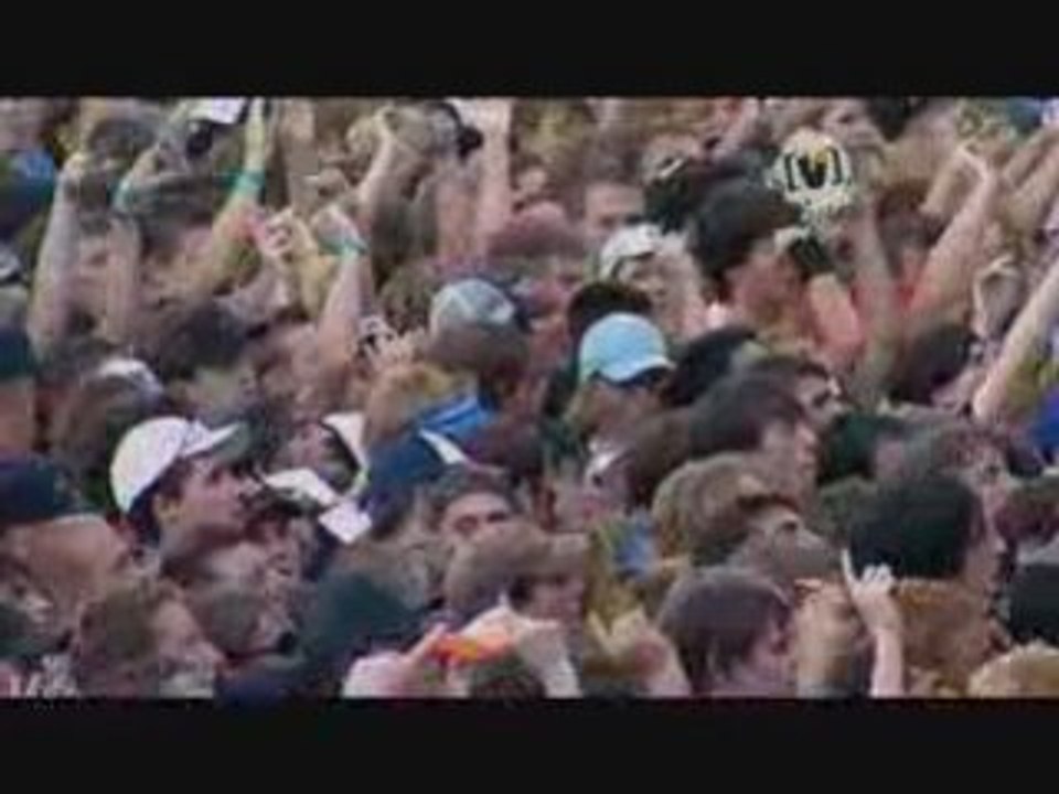 System Of A Down - Chop Suey (Live Big Day Out 2005 Sydney)