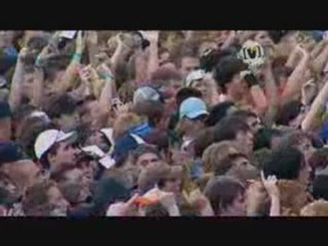 System Of A Down - Chop Suey (Live Big Day Out 2005 Sydney)