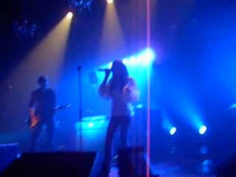 Jenifer chante Tourner ma page à Albert