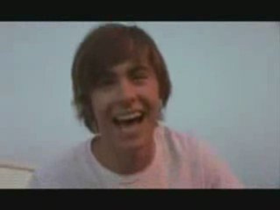 Zac Efron Trotinette