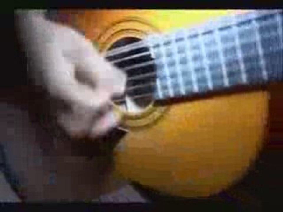 Bipasha Basu and Deepika Padukone wear coloured lenses