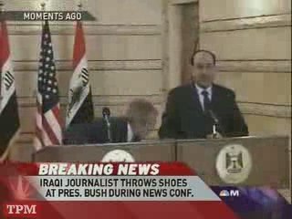 Bush attaqué par des chaussures - version longue.