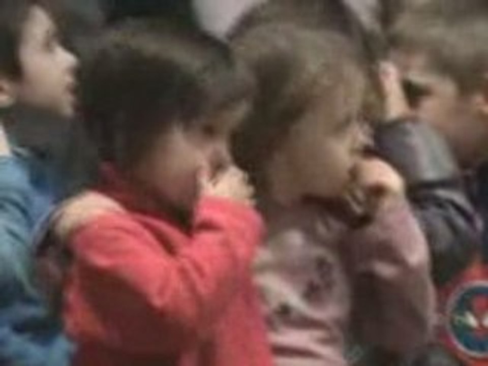 Film malville 1 (Aziliz et Romane captivées par la chorale)