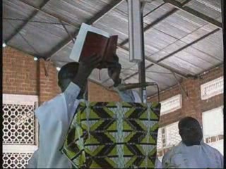 La messe dite à l'occasion de l'inauguration  lan tuo Koper