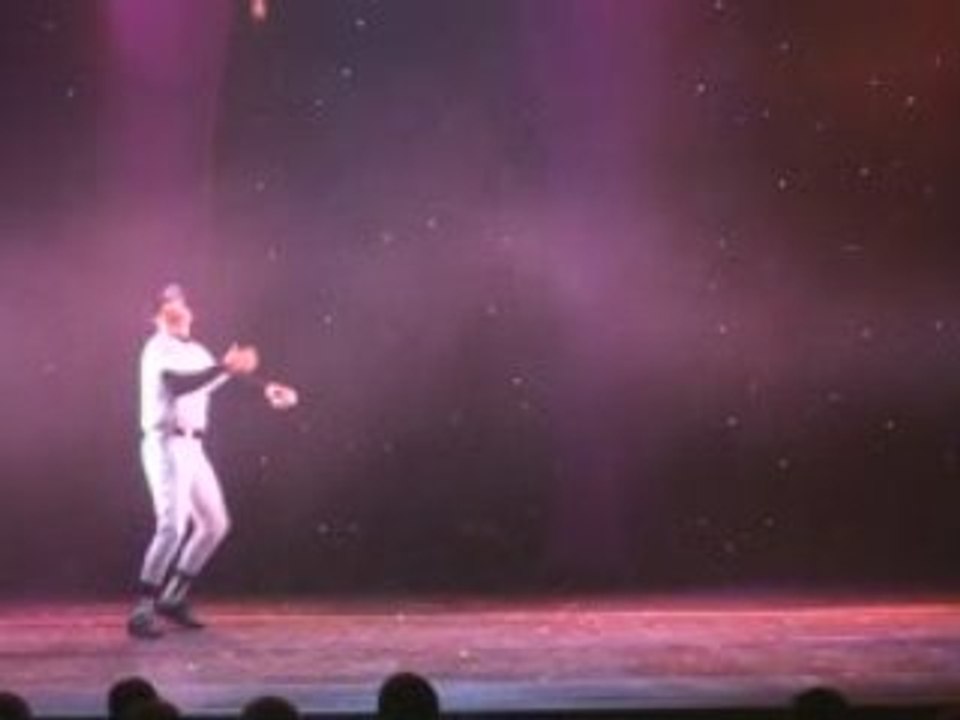 BASEBALL JUGGLER JUGGLING JONGLEUR www.davidburlet.com