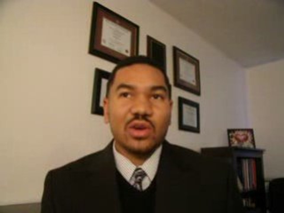 Iraqi Journalist Throws Shoes At George Bush