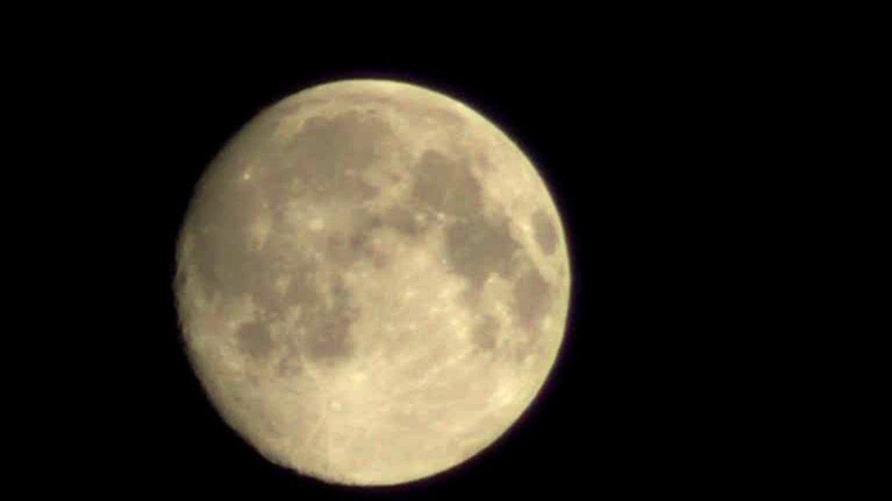 Zoom sur la lune