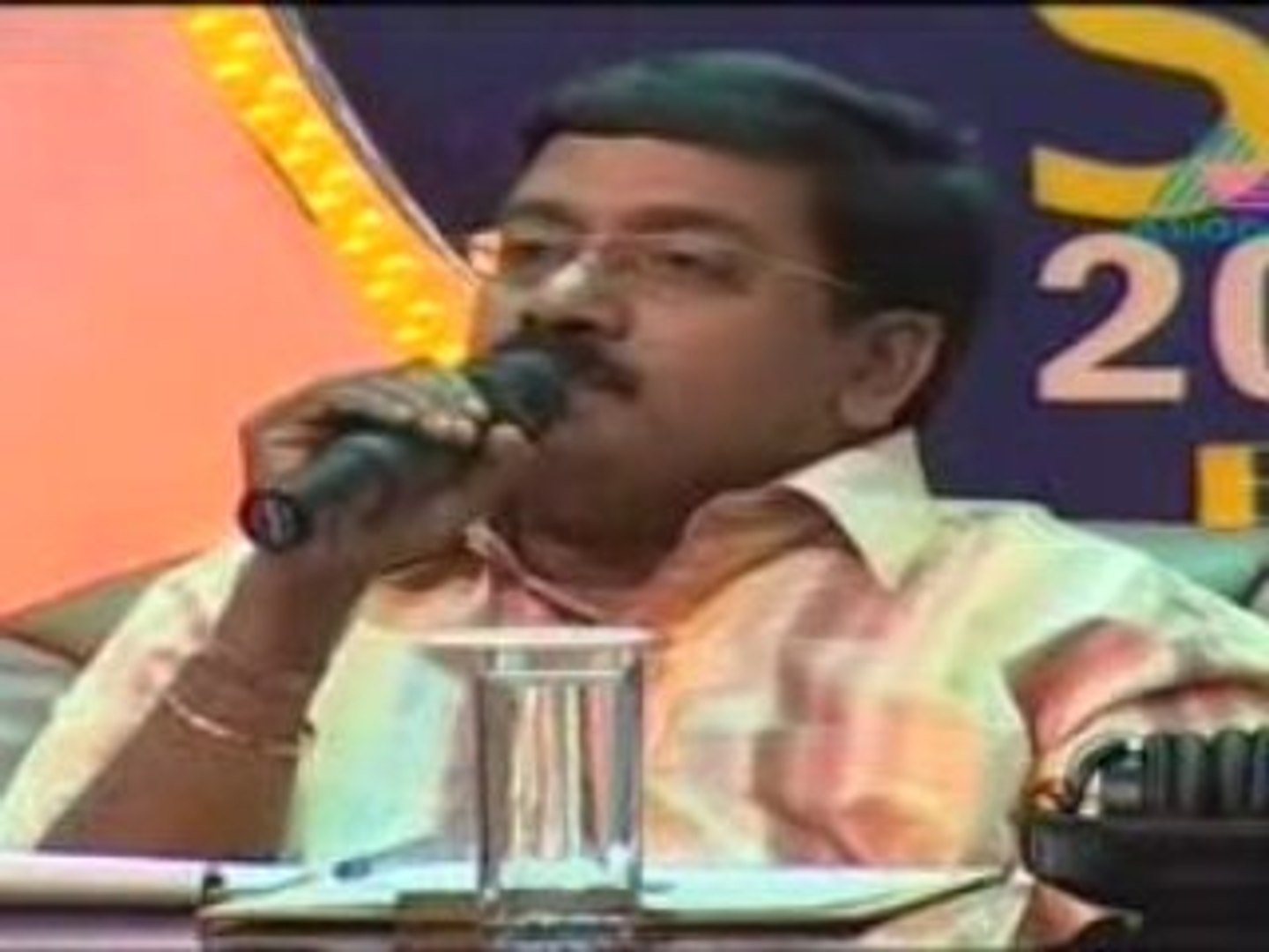 ⁣Idea Star Singer 2008 Sinimol Old Hindi Songs Comments
