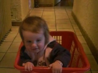 Célia parle de mieux en mieux