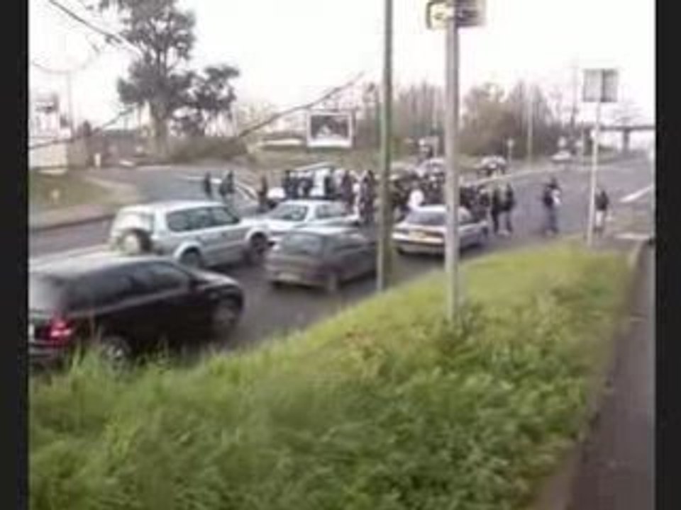 Blocus puis manif' au lycée coubertin à Meaux 15/12/08