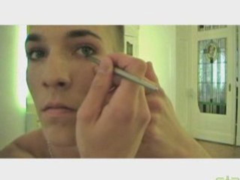 Lidstrich für den Mann. Mystery for men...