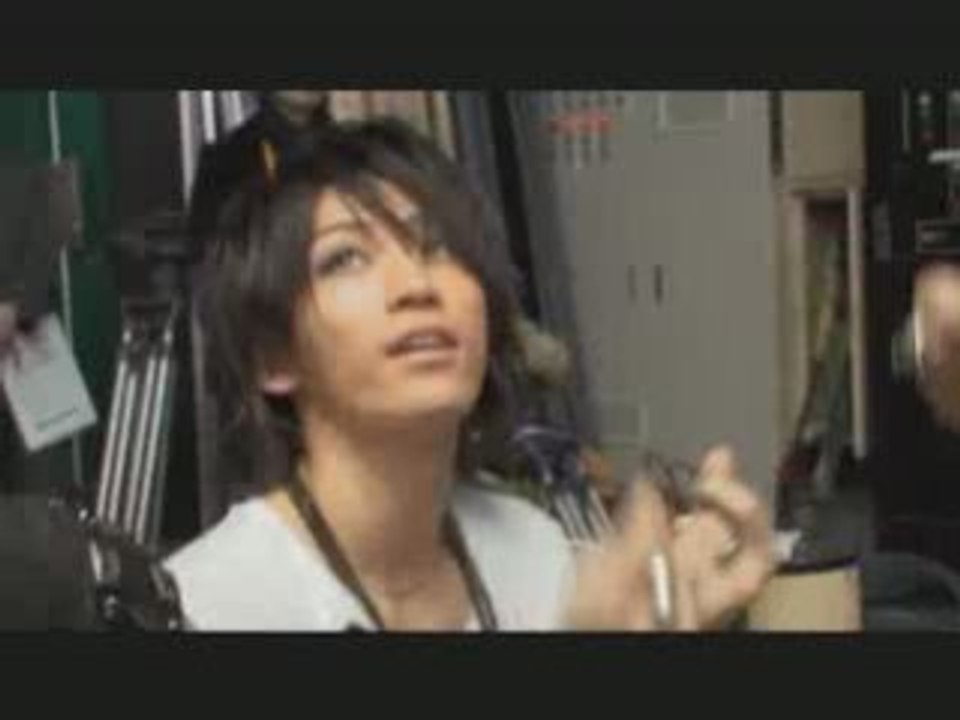Kame making of lips moe