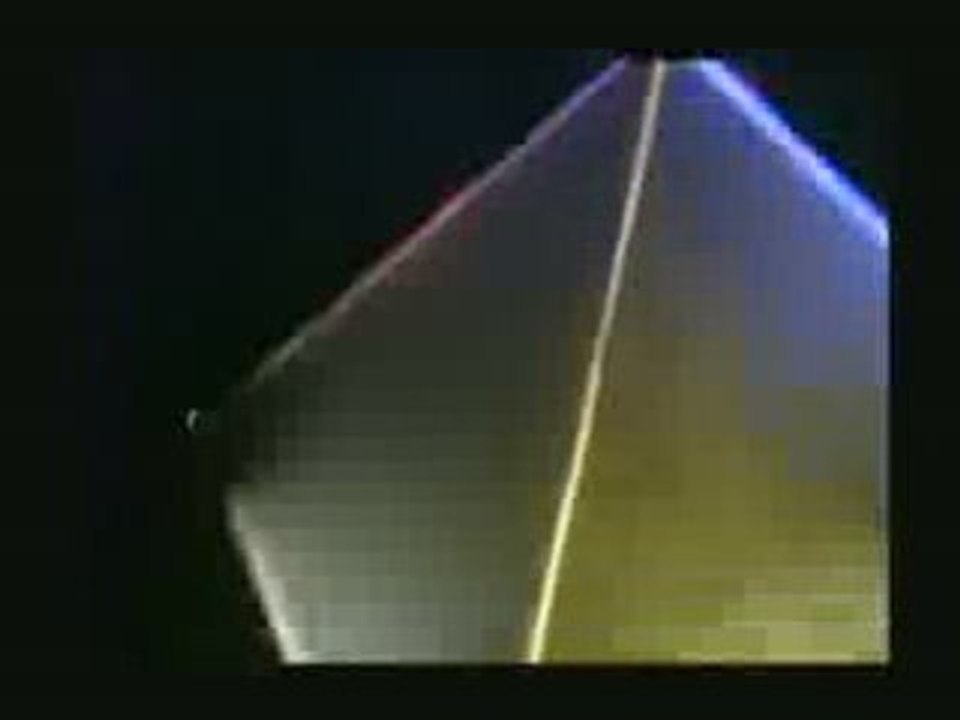 Fliegende Pyramide
