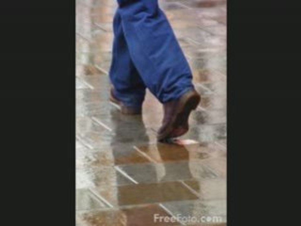 The wooden glass featuring billy wooten in the rain 1972