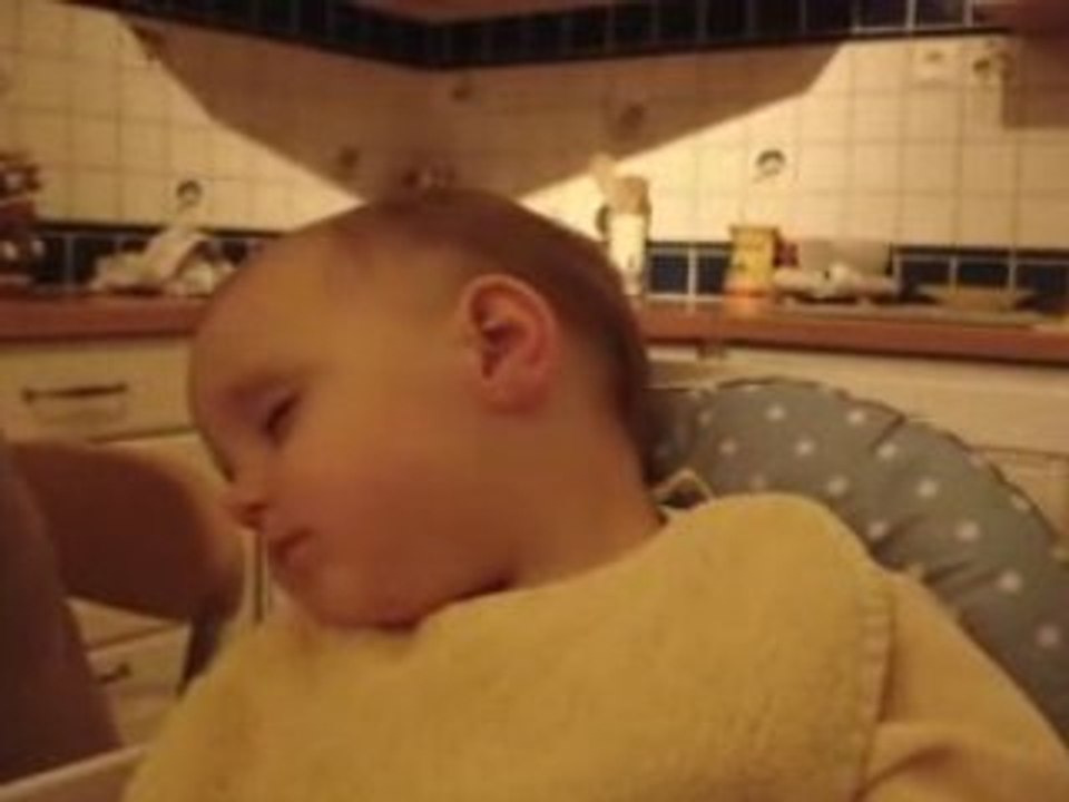 Sieste sur chaise haute_1