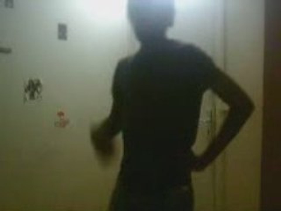 dj shadoww pushing buttons