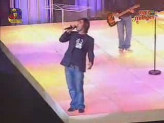 Worst Way To Get Caught Lip Synching - Squeeze Theeze Pleeze