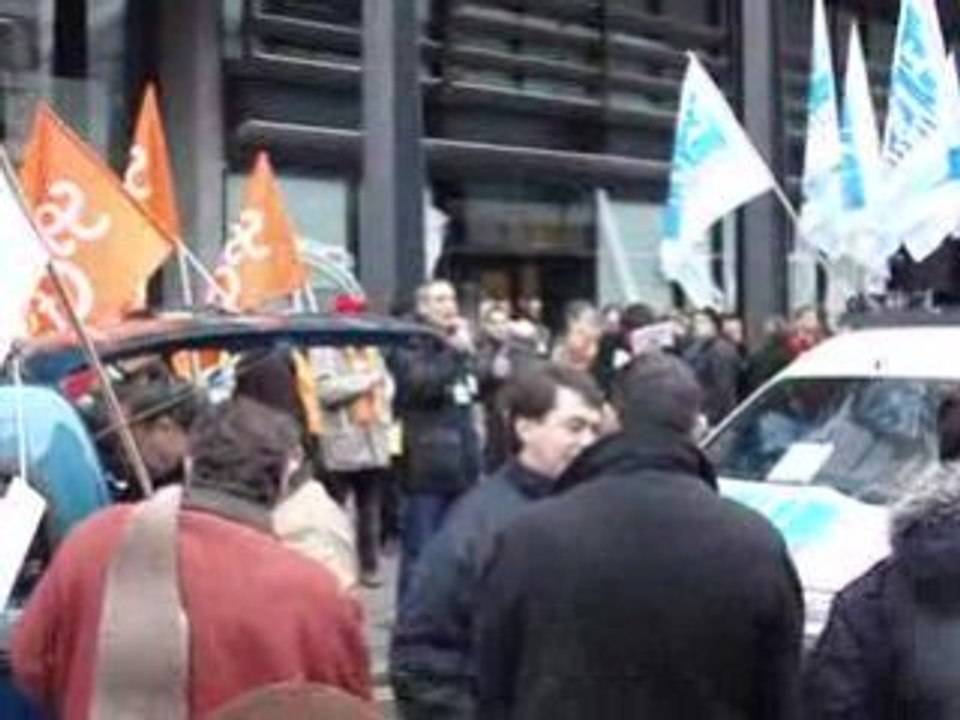 Politique de jeunesse est une politique de privatisation