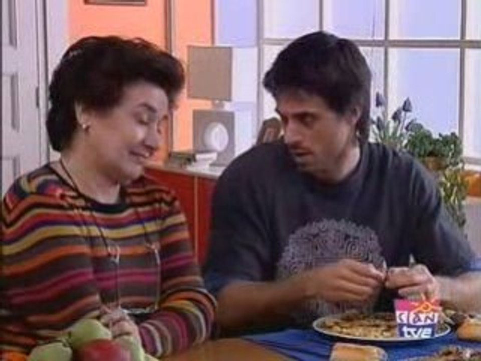 Paco y veva 1x04 este bajo es una ruina 3