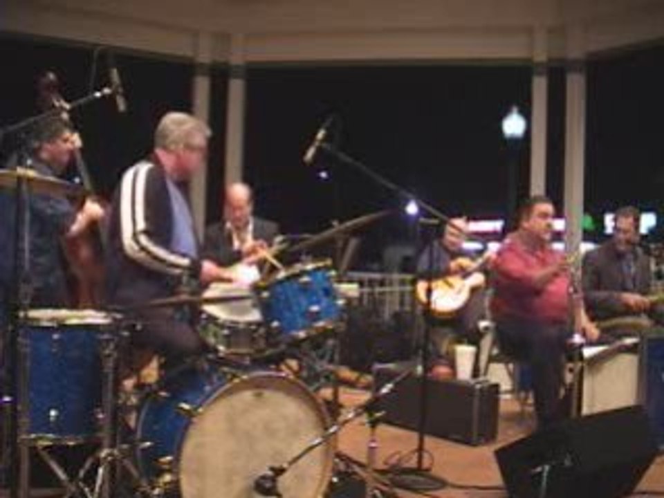 New Legacy Jazz Band, Happy Feet