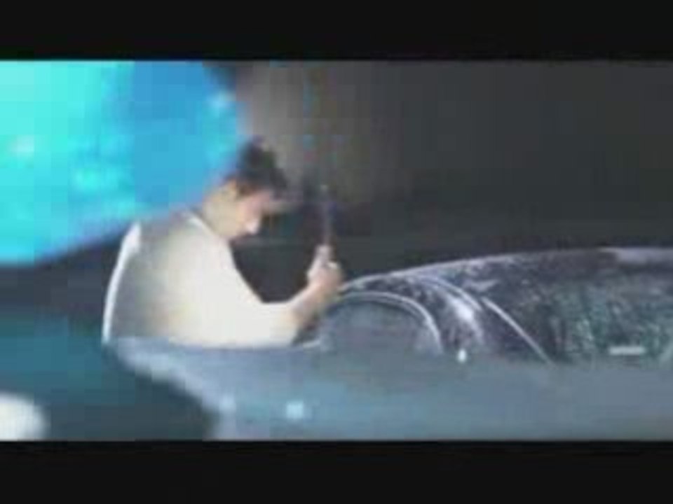 ¿POR QUE DIABLOS    TRAILER