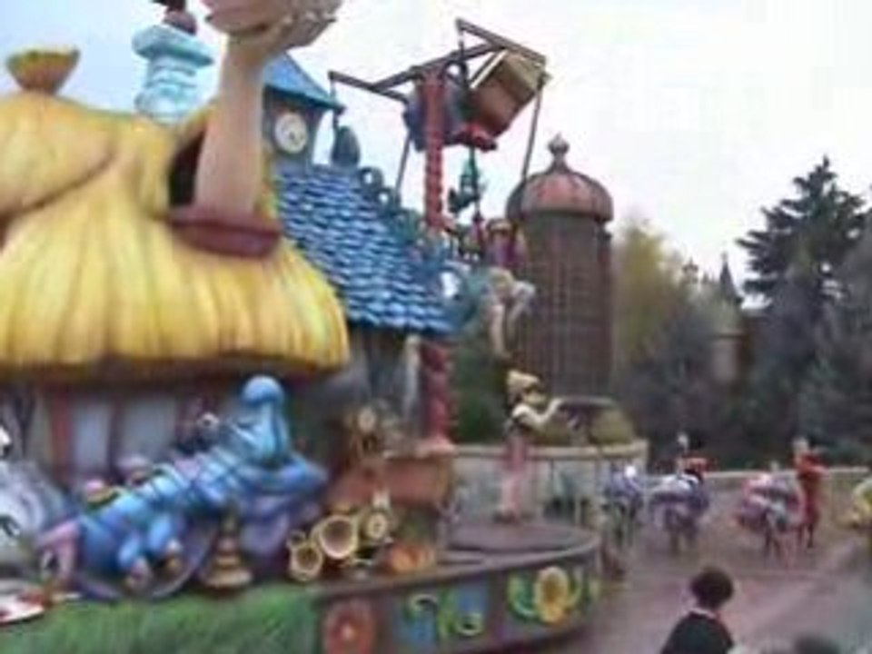 Parade de Noël à DLRP partie 2