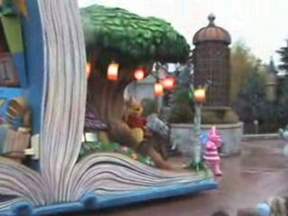 Parade de Noël à DLRP partie 3