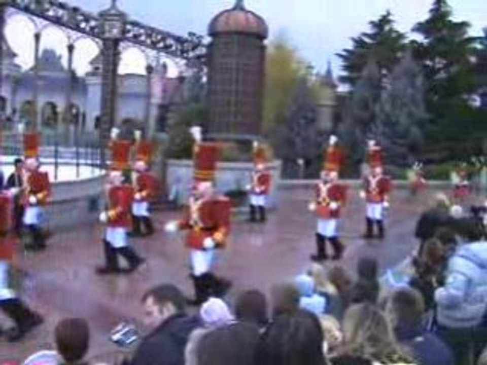 Parade de Noël à DLRP partie 9