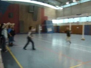 Petit match de volley entre profs