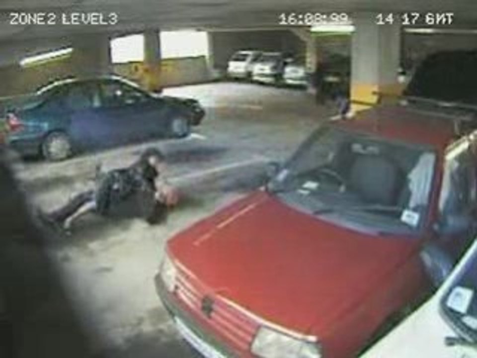 Derrière la voiture