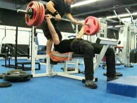 Johanne, 175 kg (85 BW) au Développé Couché