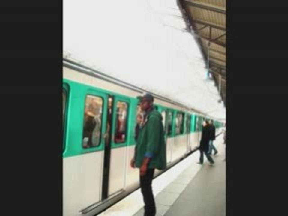 Theophilus London // Sand Castles   Black x Blue