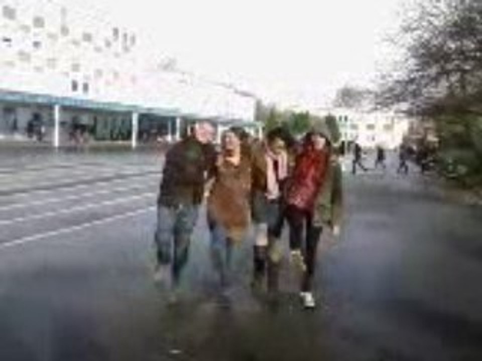 Imelda danse avec Kevin et ses femmes !