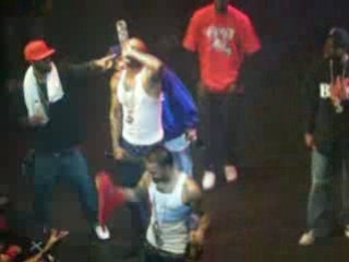 the game LIVE au bataclan 2008 boit une vodka