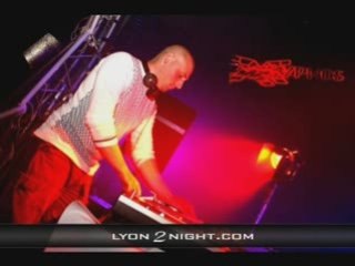 CHRIS KAESER feat. MAX'C - WHAT WE GONNA DO