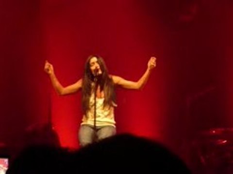 Jenifer Bruxelles 19/12 Portrait d'une femme heureuse