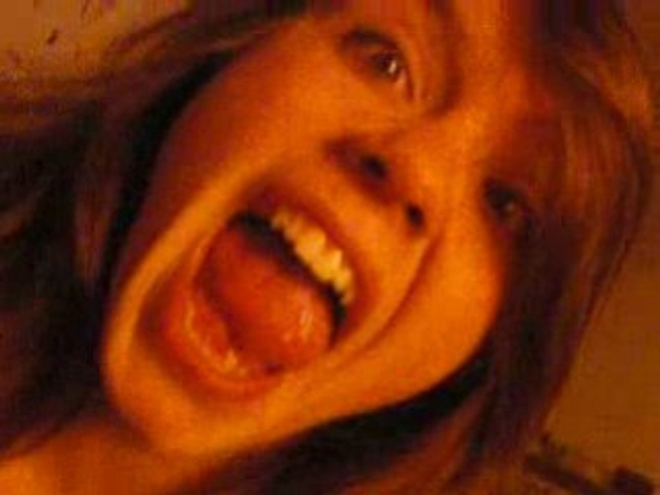 Héloise et ses grimaces. I LOVE