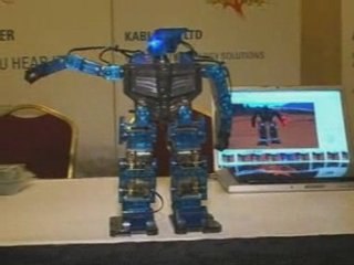 Dancing robot invades Las Vegas!