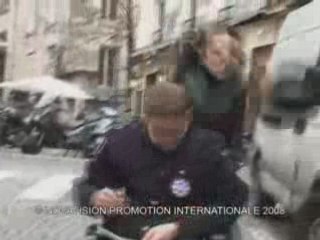 Caméra cachée :  La pervenche en fauteuil roulant