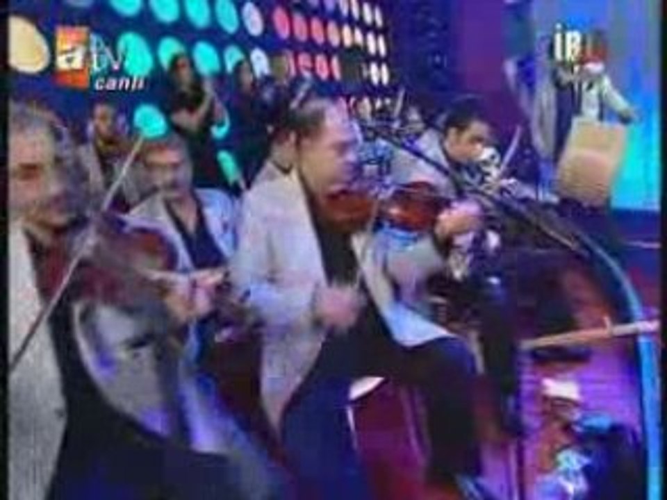 İbrahim Tatlıses - Mavi Mavi (İbo Show)