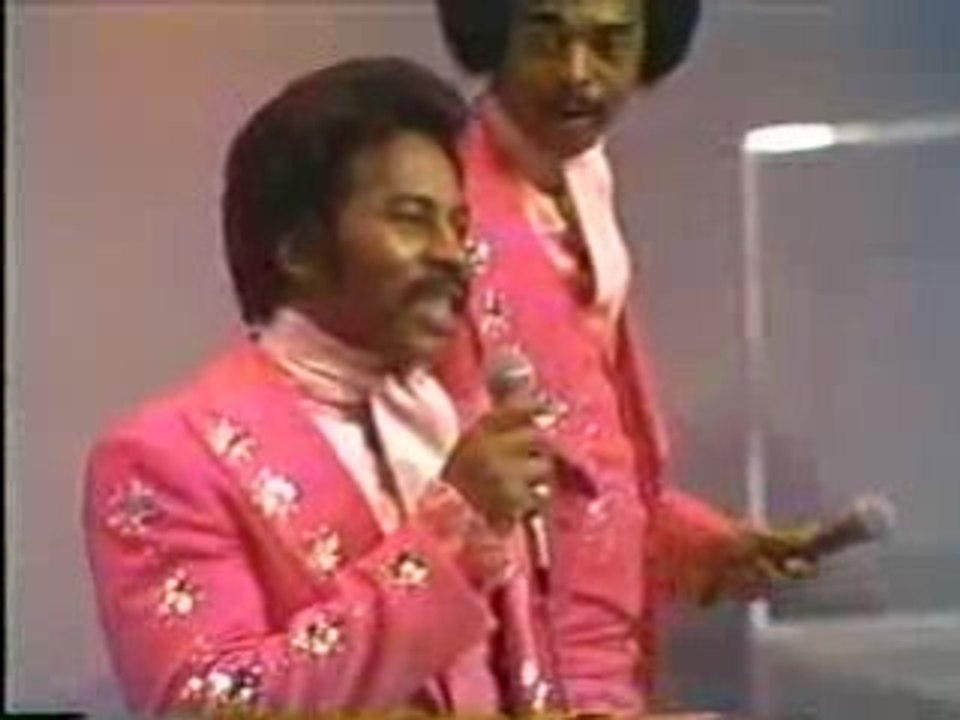 The Moments.  Come In Girls [SoulTrain]