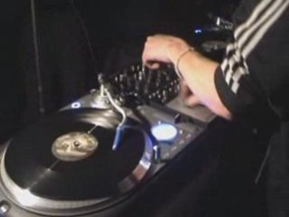 GMS - Retraktek - Kékétek