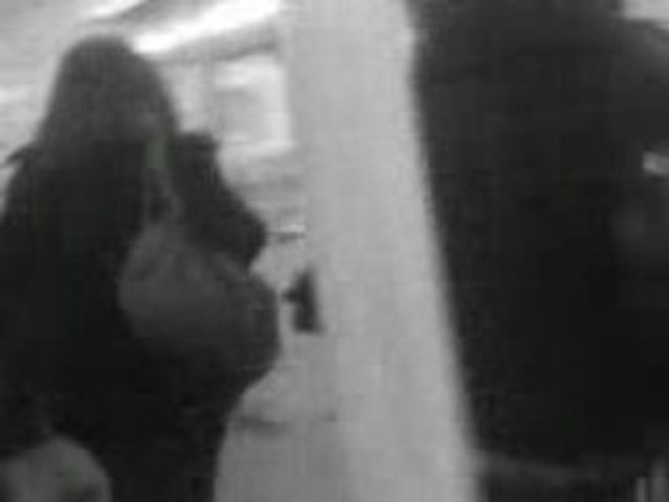 PIOU PIOU MOI JE CONNAIS UNE CHANSON SA FEMME ET LE PETIT...