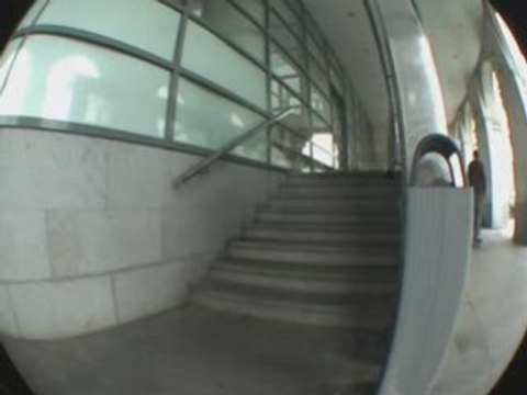 Moi en ollie 8 marches à la Mairie de Laval