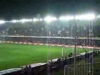 ultrAslan KARŞI  Sopalı Pankart & Konfeti