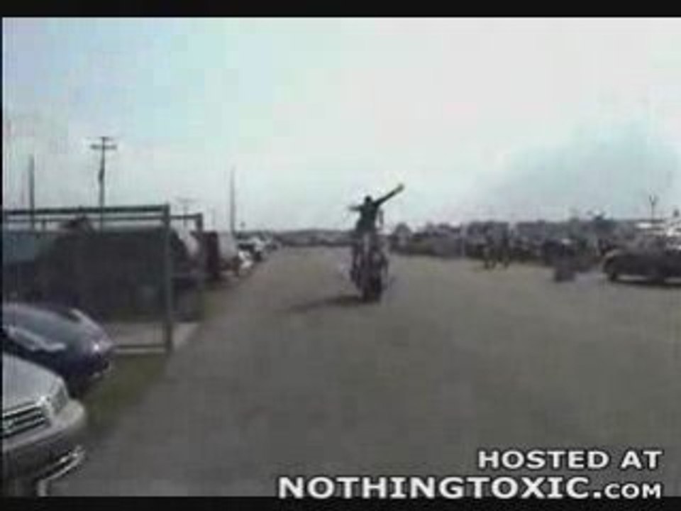 FUN - Regis se met au stunt