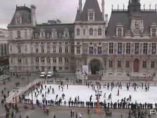 ça glisse sur le parvis de l'hôtel de ville !