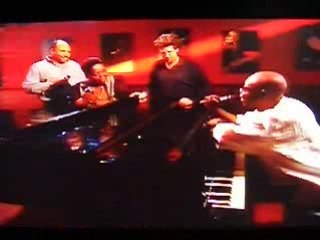 Glassharmonica / Cesaria Evora-Manu Dibango-Thomas Bloch