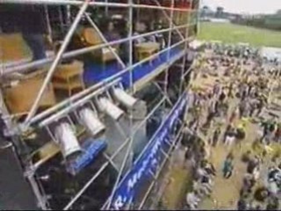 Queens of the stone age - give the mule (bizarre festival)